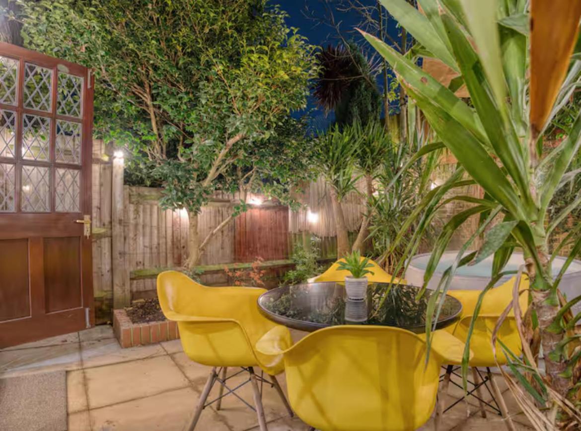 The Zen Den With Hot Tub And Garden Villa Londra Exterior foto